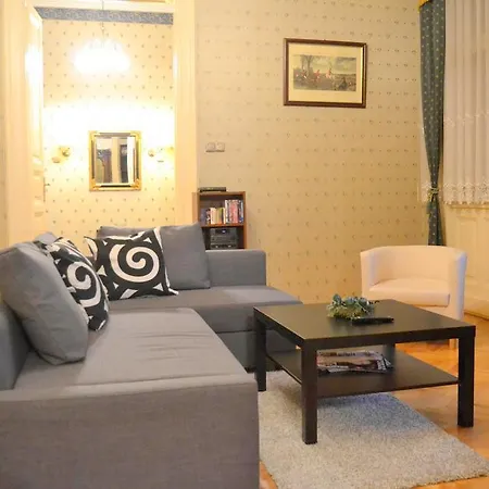 Elisabeth Apartment *